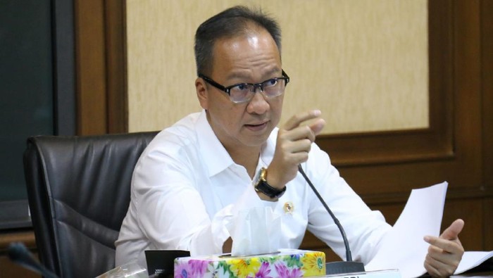 Menteri Perindustrian Agus Gumiwang Kartasasmita.