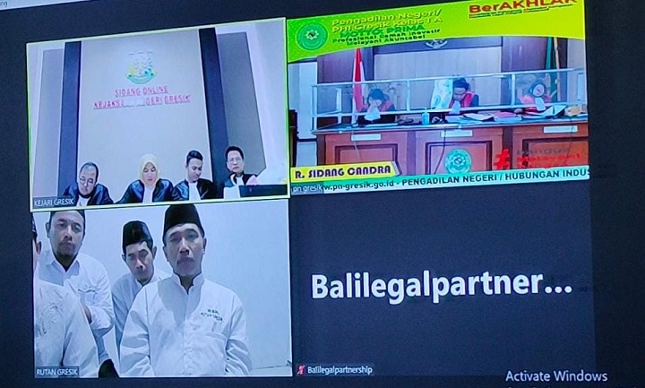 Sidang perdana kasus penistaan agama yang digelar secara online, Kamis (8/12). SP/Grs