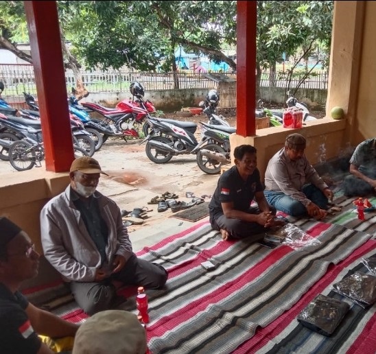 Ketua Brigade 571 TMP Wilayah Madura, Sarkawi  saat gelar perkara bersama  para ketua perwakilan daerah di kantornya, di  Kalianget Sumenep. SP/Ainur Rahman