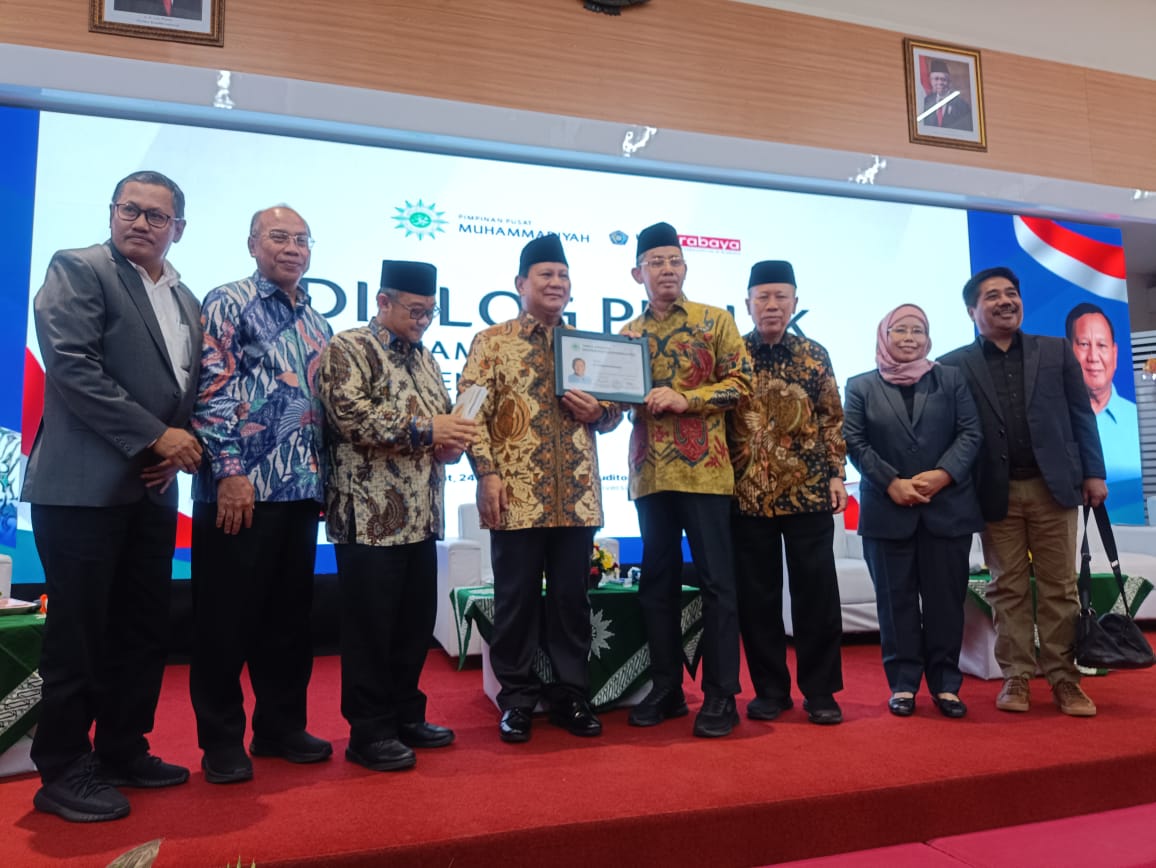 PP Muhammadiyah memberikan anggota kehormatan untuk Prabowo Subianto. SP/AINI