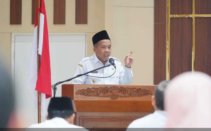 Wabup Gus Mujib saat membuka Rapat Kerja Tim Percepatan Penurunan Stunting (TPPS)
