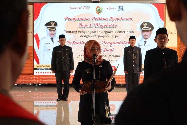 Bupati Mojokerto Ikfina Fahmawati resmi melantik 224 pejabat fungsional 
