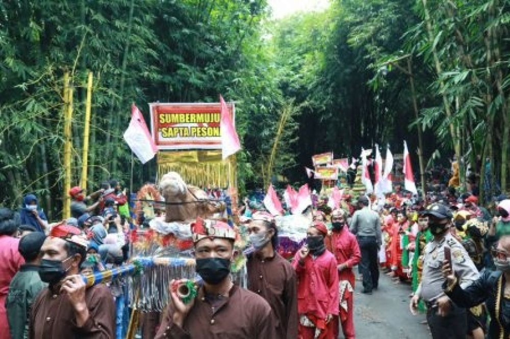 Desa Sumbut Mujur saat Grebeg Suro. SP/Lim