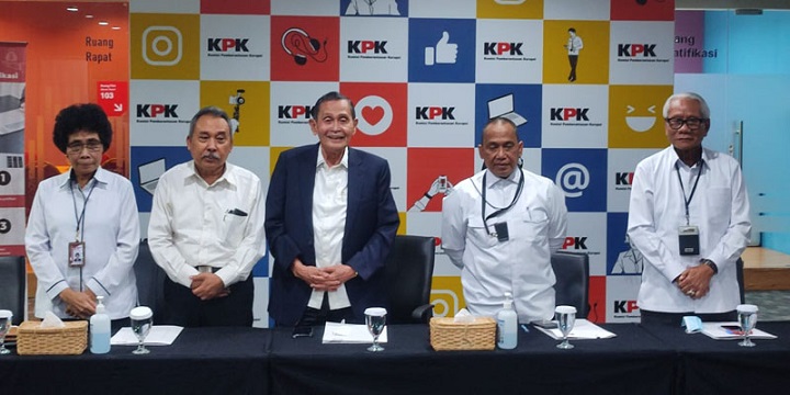 Anggota Dewan Pengawas KPK, saat memaparkan adanya dugaan pungli di Rutan KPK senilai Rp 4 Miliar, di Gedung ACLC KPK, Senin (19/6/2023).