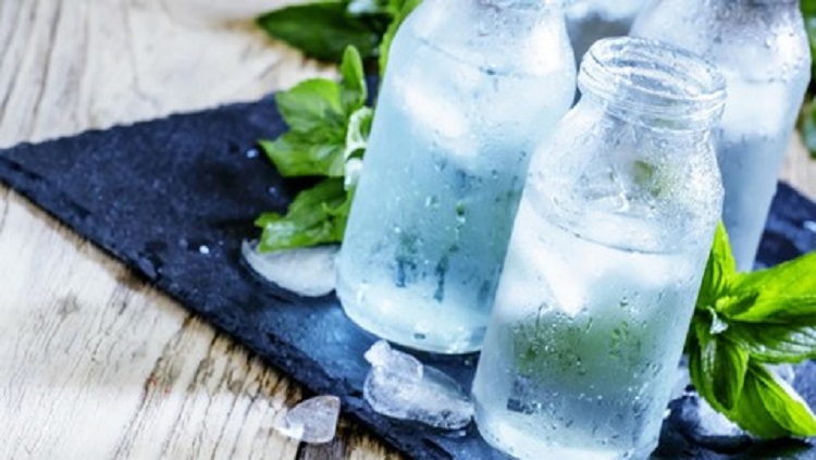 Illustrasi minuman dingin sebagai salah satu terapi 'Ice Hack Diet'. SP/ SBY