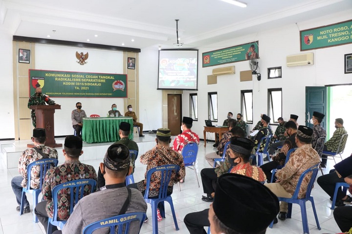 Kodim 0816 Sidoarjo menggelar kegiatan pembinaan Komunikasi Sosial di Aula Markas Rabu (9/6/21). SP/Hikmah