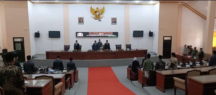 DPRD Kabupaten Sampang Mengelar rapat paripurna