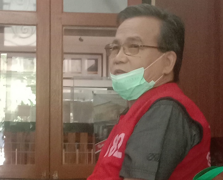 Terdakwa mendengarkan tuntutan JPU di PN Surabaya. SP/Budi Mulyono