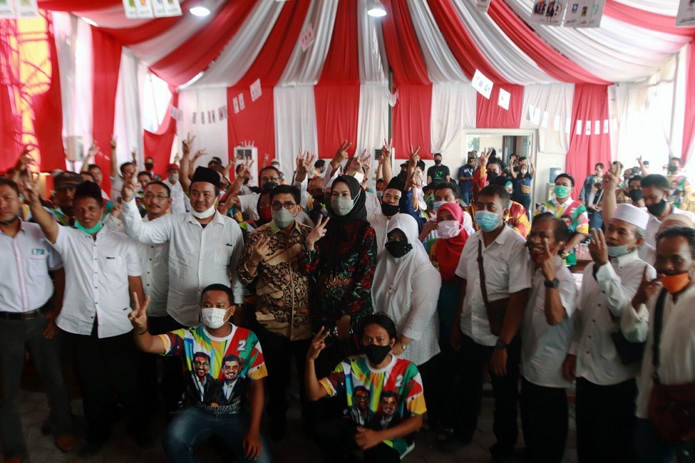 Sahabat Khofifah Indar Parawansa siap menyumbangkan 500 ribu suara untuk kemenangan paslon nomor 2 Machfud Arifin-Mujiaman (MAJU). Minggu (1/11). SP/Alqomaruddin.