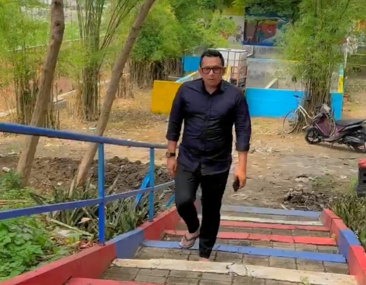 Pj Wali Kota Ali Kuncoro saat sidak di TPa Randegan Kota Mojokerto.