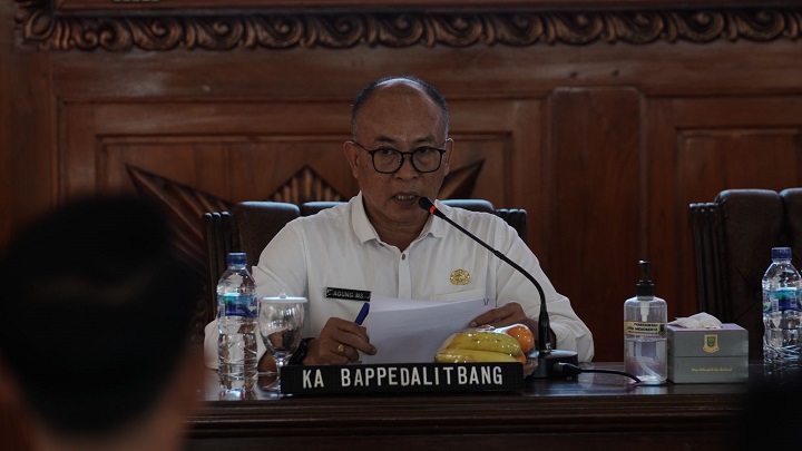 Kepala Bappedalitbang Kota Mojokerto saat menjelaskan terkait rencana mendirikan klinik inovasi.