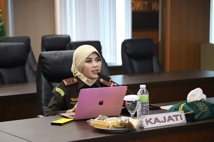 Kepala Kejati Jatim, Mia Amiati