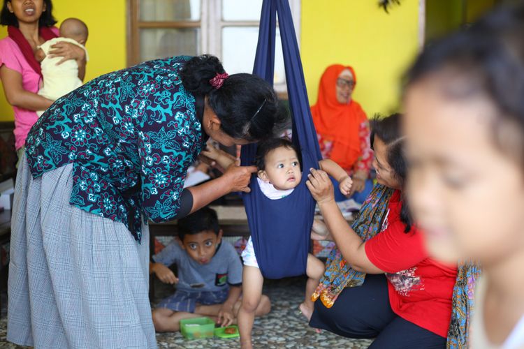 Ketua Komisi D Bidang Kesra DPRD Surabaya Khusnul Khotimah usul penderita stunting mendapatkan bantuan makanan secara rutin. SP/IST