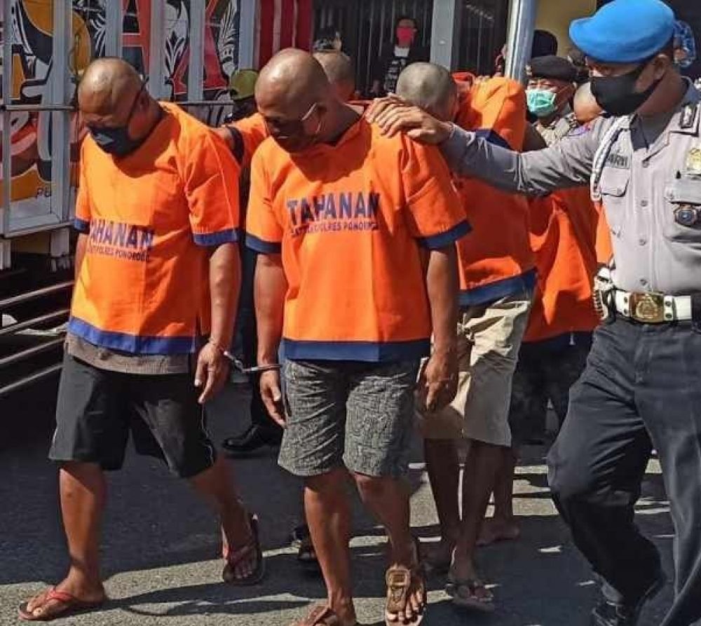 Para pelaku perjudian yang diamankan Polres Ponorogo. 