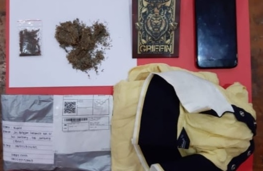 Barang bukti yang diamankan polisi.