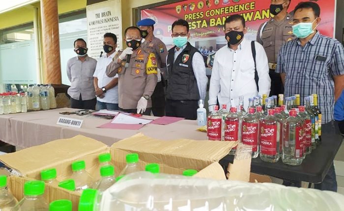 Polresta Banyuwangi membeber ratusan miras hasil Cipkon yang digelar selama 3 hari.