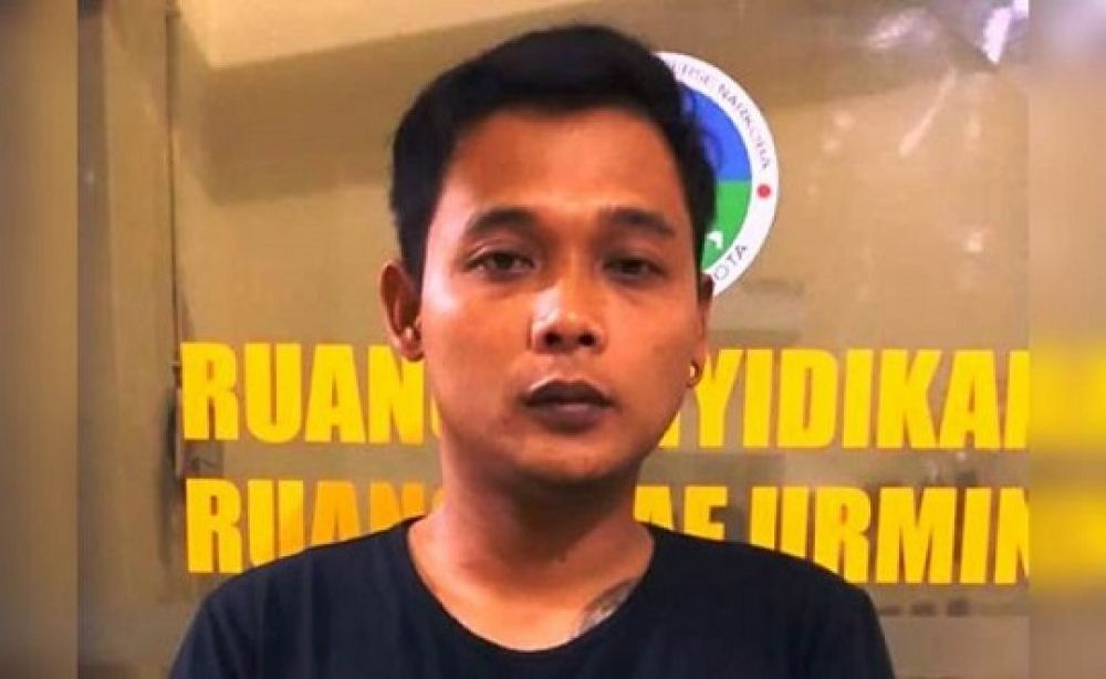 Depit Andrianto (28), pemuda asal Kediri yang diamankan aparat karena mengedarkan pil dobel L