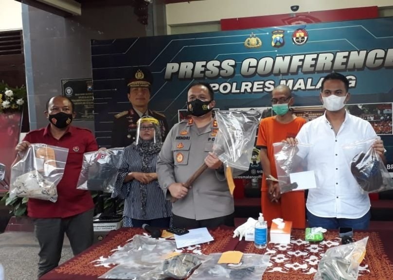 Kapolres Malang AKBP Hendri Umar saat rilis kasus di Polres Malang.