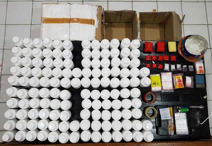  Barang bukti sabu dan pil koplo yang berhasil diamankan polisi. 
