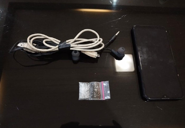 Sabu dan handphone yang diselundupkan ke dalam Lapas Kediri. 