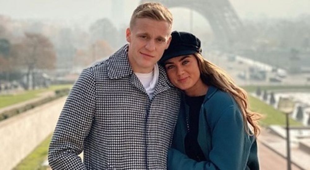 Donny van De Beek dan kekasihnya Estelle Bergkamp. SP/Instagram @estellebergkamp