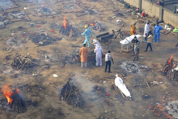 Kondisi di India setelah perkembangan covid-19 mengalami lonjakan yang signifikan.