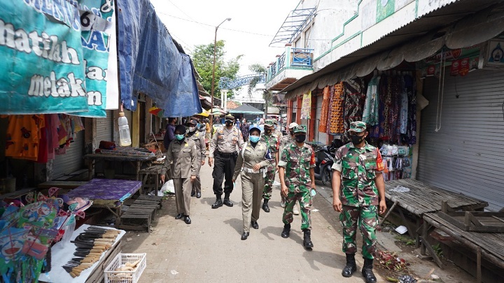 Personil Gabungan Pamor Keris Polres Bangkalan sasar obyek vital. SP/Her