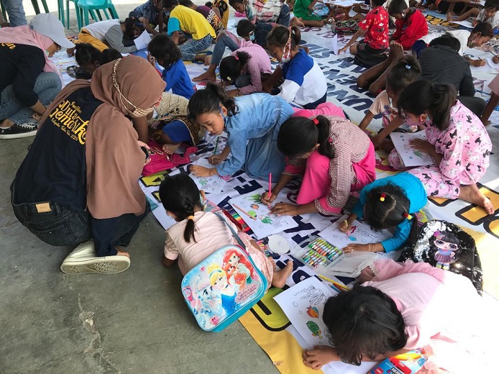 Aktivitas anak- anak pesisir di acara Duta Gemarikan Tuban