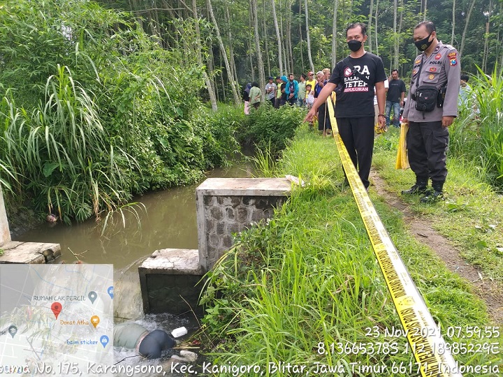 Polisi saat mendatangi lokasi ditemukannya jasad korban. SP/Hadi Lestariono