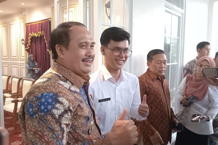 Bupati Pangandaran Jeje Wiradinata dan Husein usai bertemu di pendopo kabupaten, Kamis (11/5/2023). SP/ BND