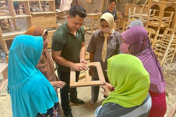 Tempat produksi mebel di salah satu pengrajin, di Kabupaten Jepara, Jawa Tengah, Rabu (6/9/2023).
