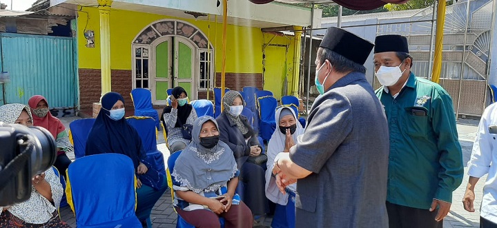 Vaksinasi di Pondok Pesantren Darut Taqwa. SP/Hikmah