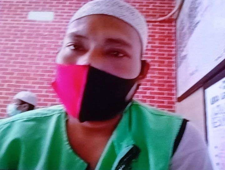 Terdakwa Herman Amzen,menjalani sidang di ruang Candra PN Surabaya, secara online, Senin (27/09/2021). SP/Budi Mulyono