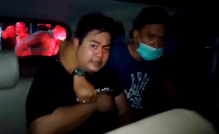 Dicky Setyawan, pelaku penganiayaan saat diamankan polisi setelah sebelumnya sempat dimassa.