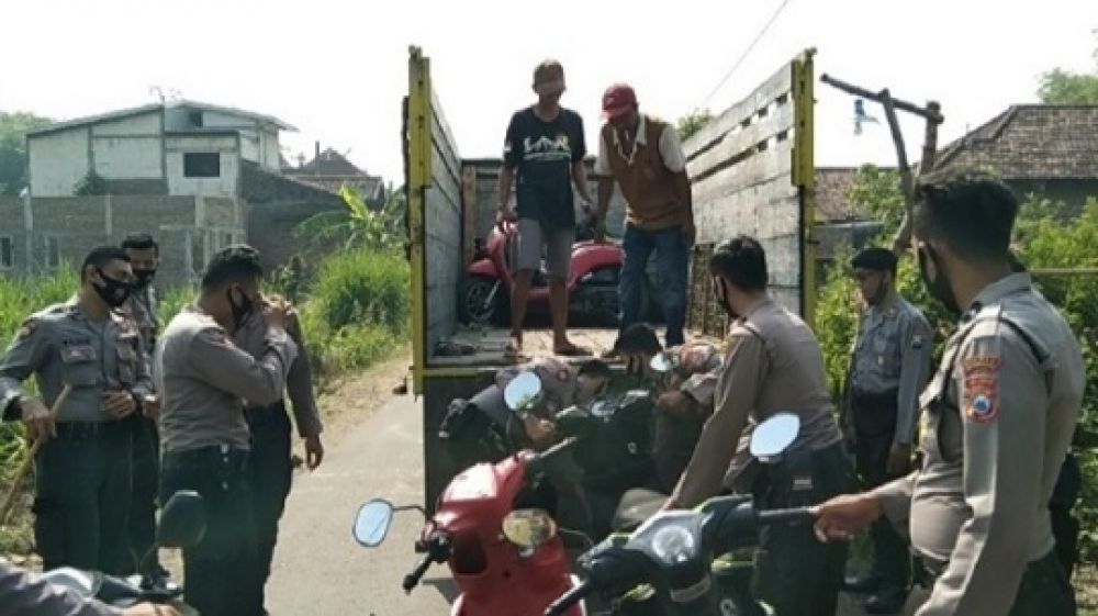 Puluhan motor saat diamankan polisi. (SP/Ist) 