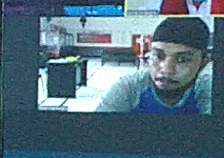 Terdakwa penipuan Yudha Setiawan saat menjalani sidang yang digelar secara jaring di Pengadilan Negeri Surabaya. SP/Budi Mulyono