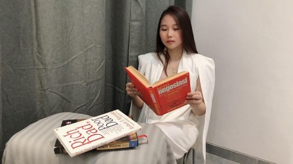  Selebgram dan influencer asal Surabaya Sherly Lembono. SP