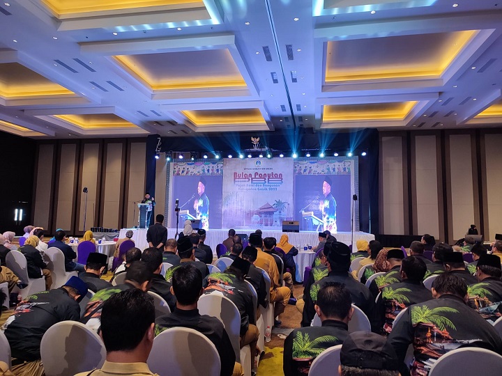 Bulan Panutan PBB 2022 yang digelar BPPKAD Kabupaten Gresik di Hotel Aston Inn yang ikut dihadiri Bupati Fandi Akhmad Yani dan Wabup Aminatun Habibah, Selasa (13/12). SP/Grs