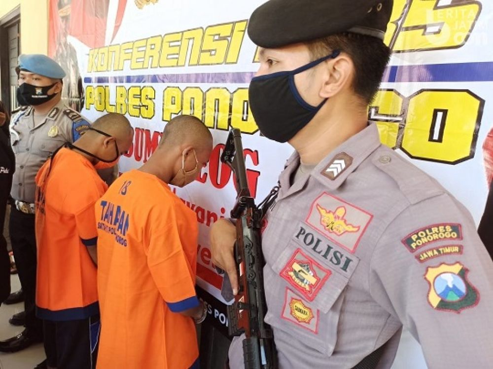 Para pelaku dihadirkan dalam rilis di Polres Ponorogo