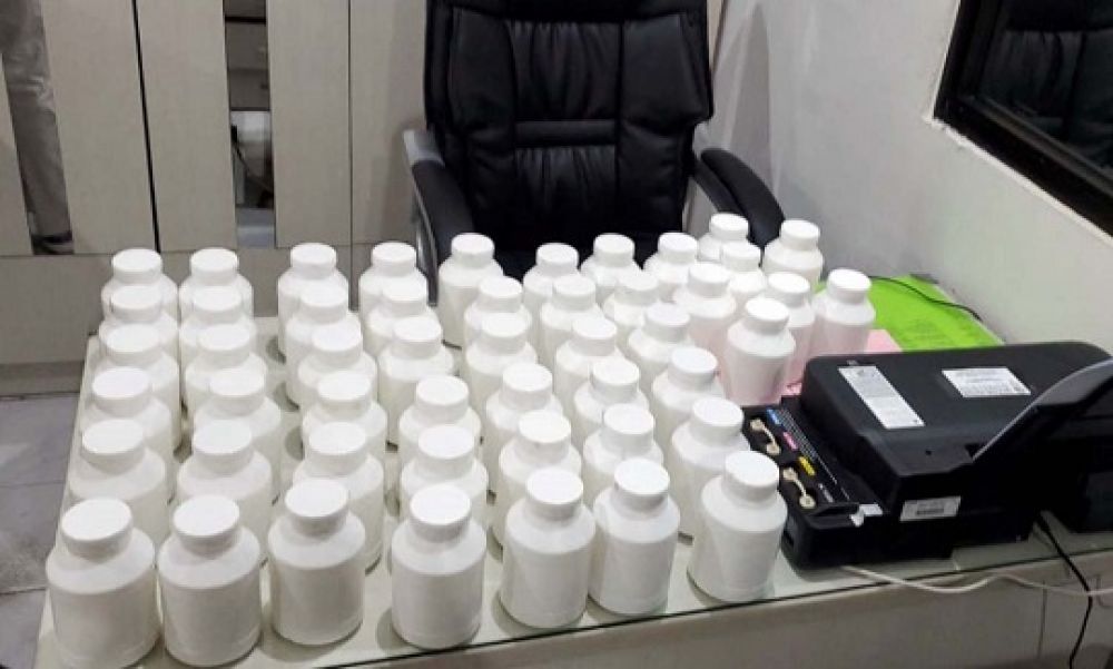 Pil Yorindo yang sudah dikemas dan siap diedarkan oleh para pelaku disita Polrestabes Surabaya.