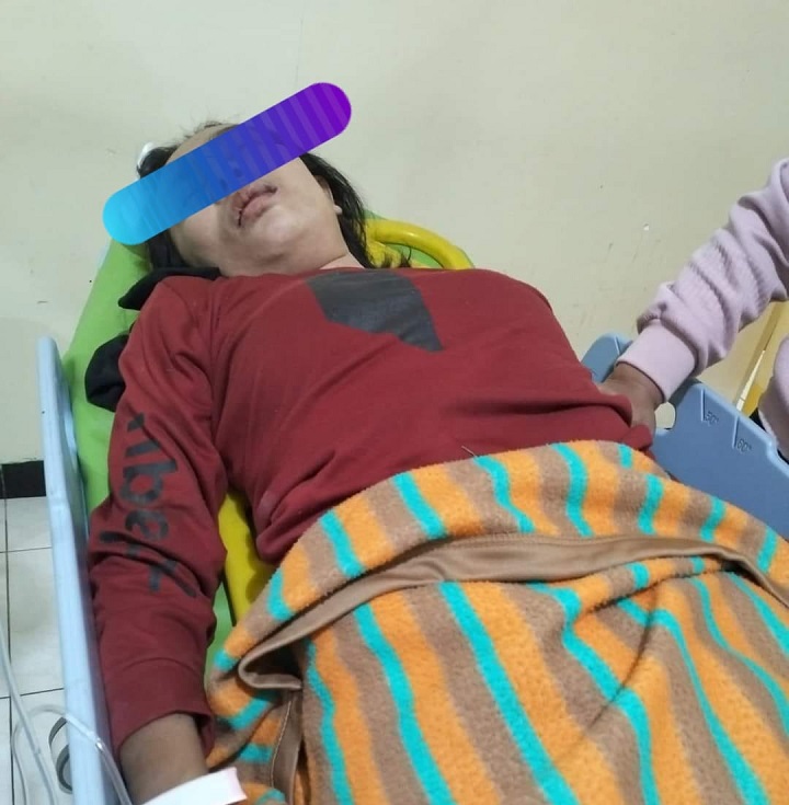 Korban saat mendapat perawatan pasca menjadi korban jambret. SP/Lestariono