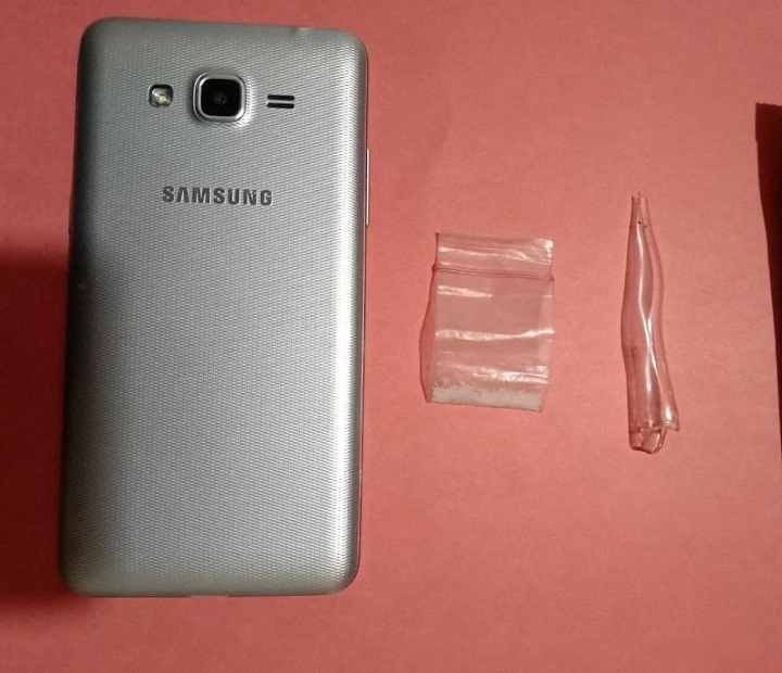 Barang bukti yang berhasil diamankan polisi dari kedua pelaku. 