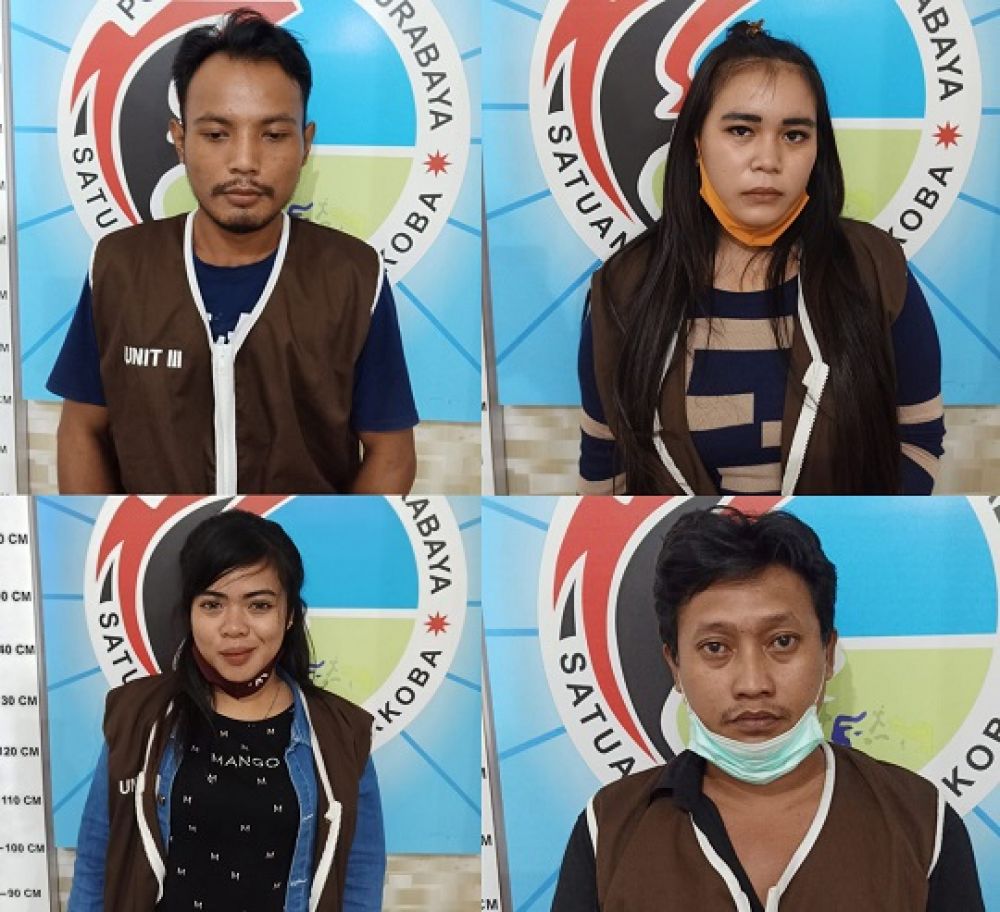 Syarif Hidayatullah, Dhumar Tufa, Adinda Agustian Sari dan Risdawati Meita Ayu Ningsi saat diamankan di Polrestabes Surabaya. SP/Jemmi