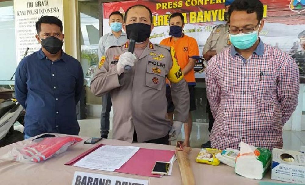 Kapolresta Banyuwangi Kombes Pol Arman Asmara Syarifuddin, S.I.K merilis kasus di halaman Mapolresta Banyuwangi, Kamis (24/9).