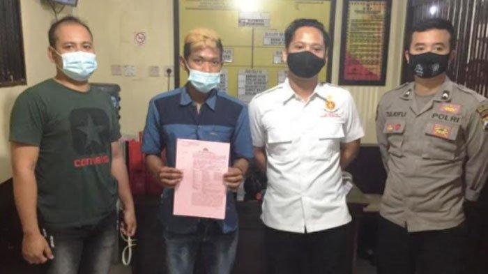 Priyanto, tersangka persetubuhan saat diamankan polisi. 