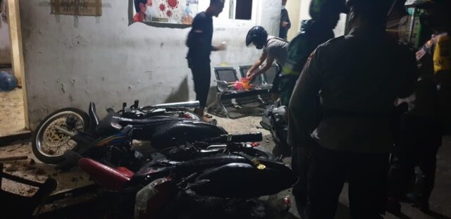 Kondisi mess CV Mentari usai dirusak warga. 