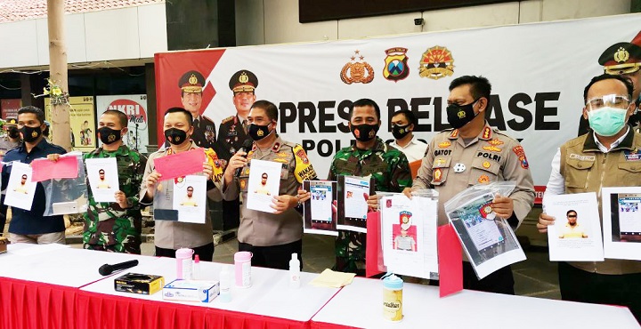 Wakapolda Jatim, Brigjen Pol Slamet Hadi Supraptoyo saat rilis kasus di maporles Gresik.