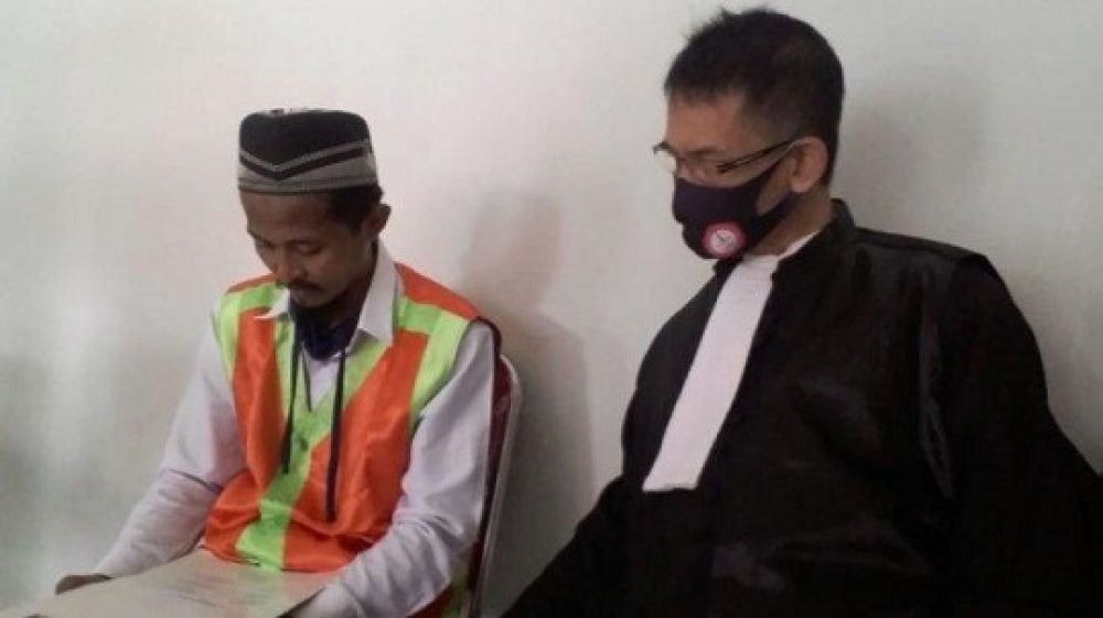 Imam Winarto, eksekutor pembunuhan ibu mertua mantan Sekkab Lamongan divonis seumur hidup oleh majelis hakim.