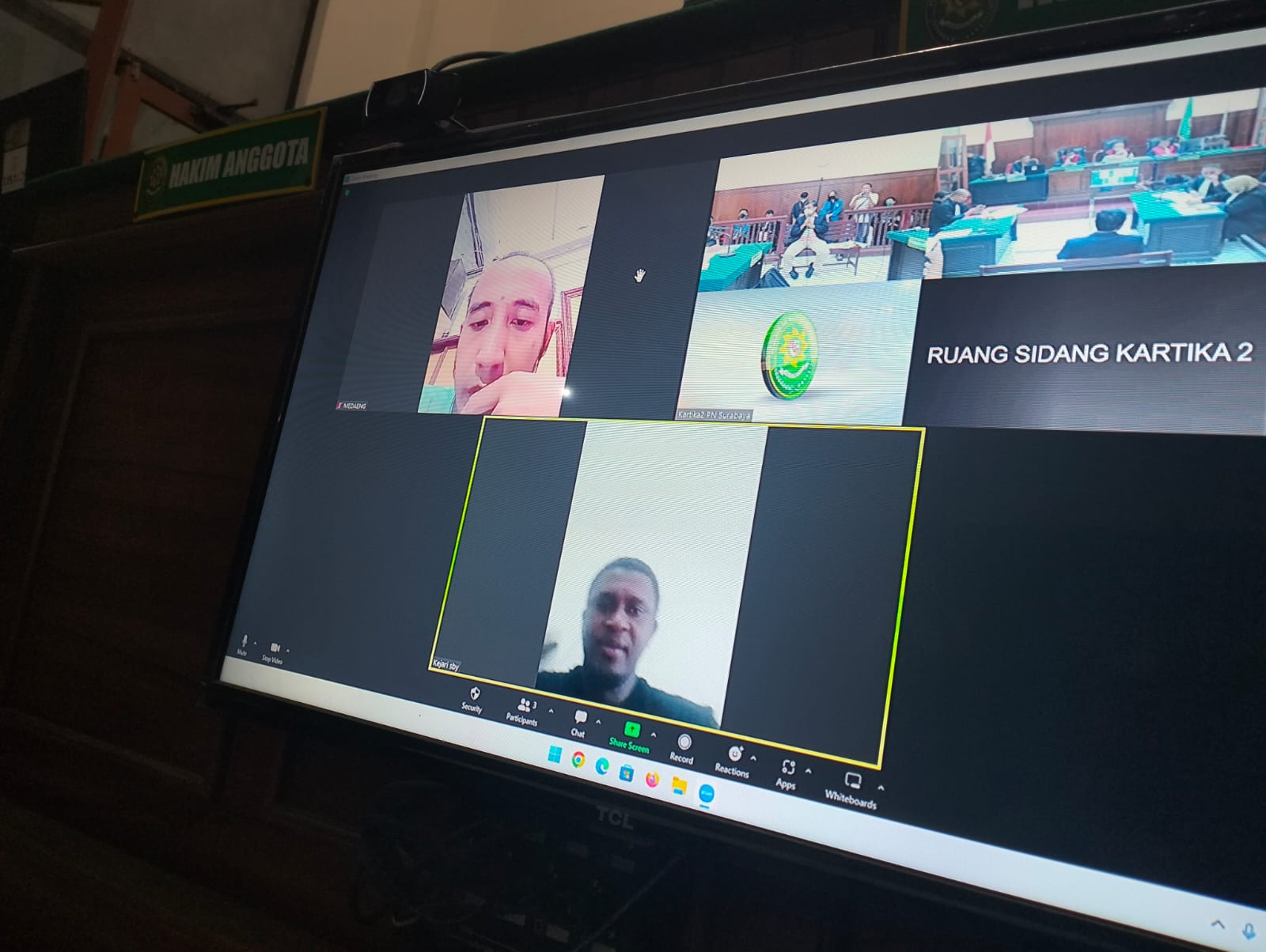 Sidang di Pengadilan Negeri (PN) Surabaya secara online. SP/Budi Mulyono