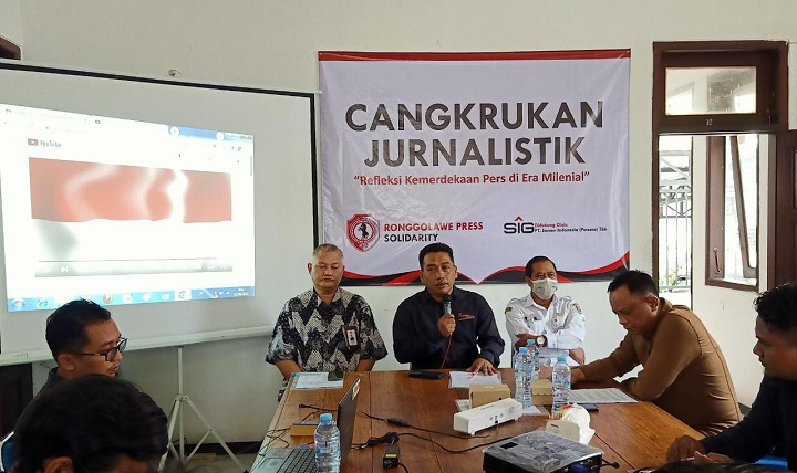 Suasana Cangkruk Jurnalistik yang diselenggarakan Ronggolawe Pers Solidarity.